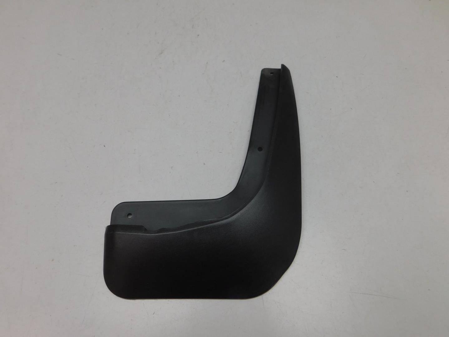 Брызговик задний правый