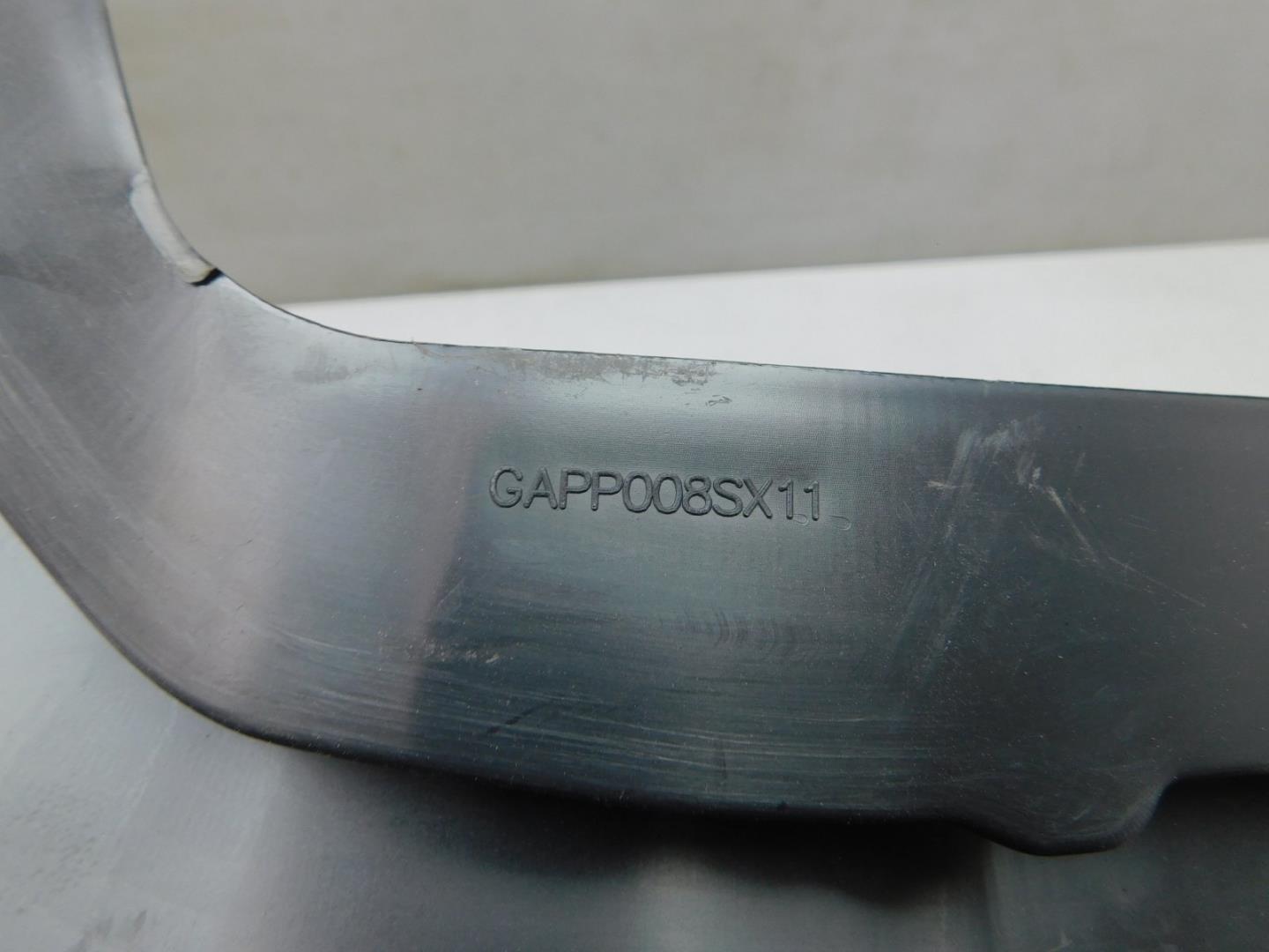 Брызговик задний правый