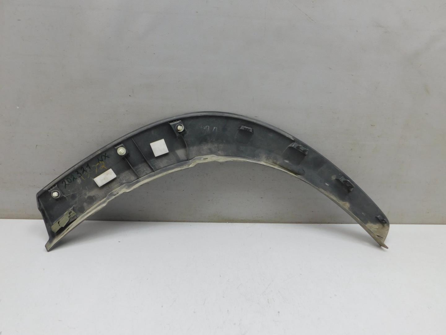 Накладка заднего крыла правого