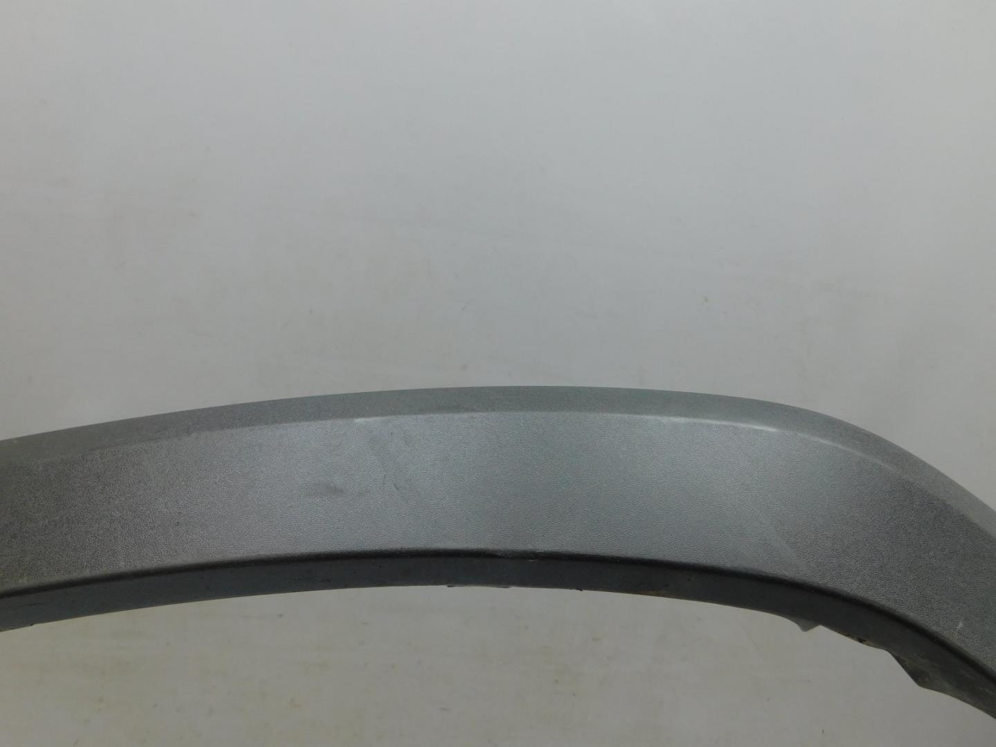 Накладка переднего крыла левого