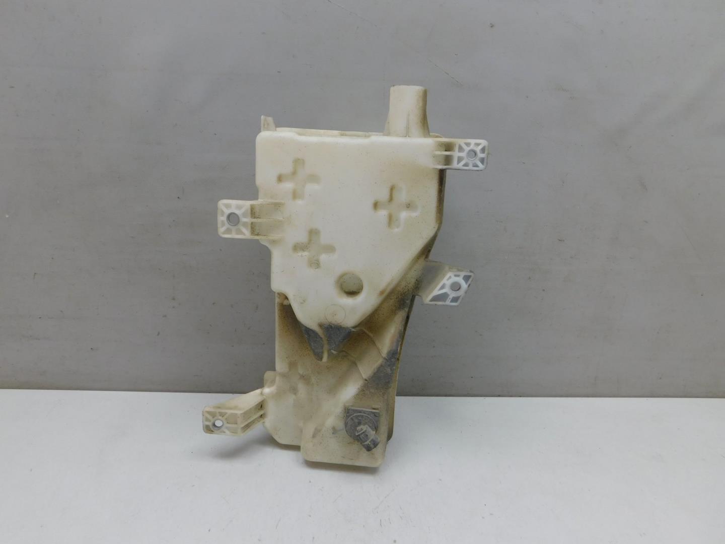 Бачок омывателя лобового стекла