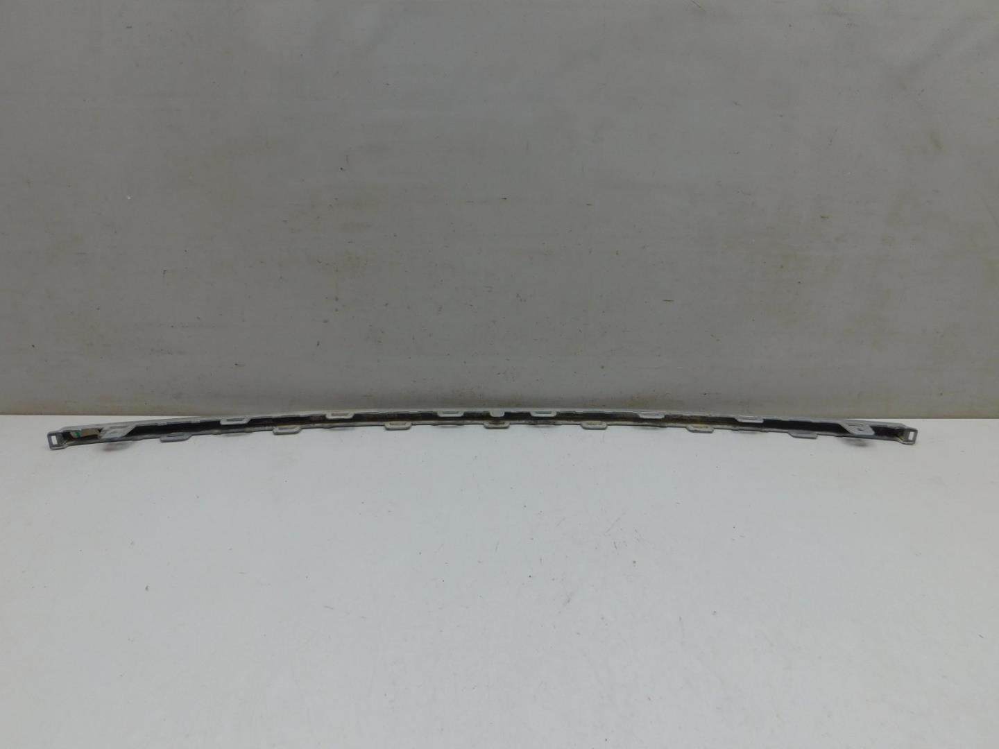 Молдинг заднего бампера