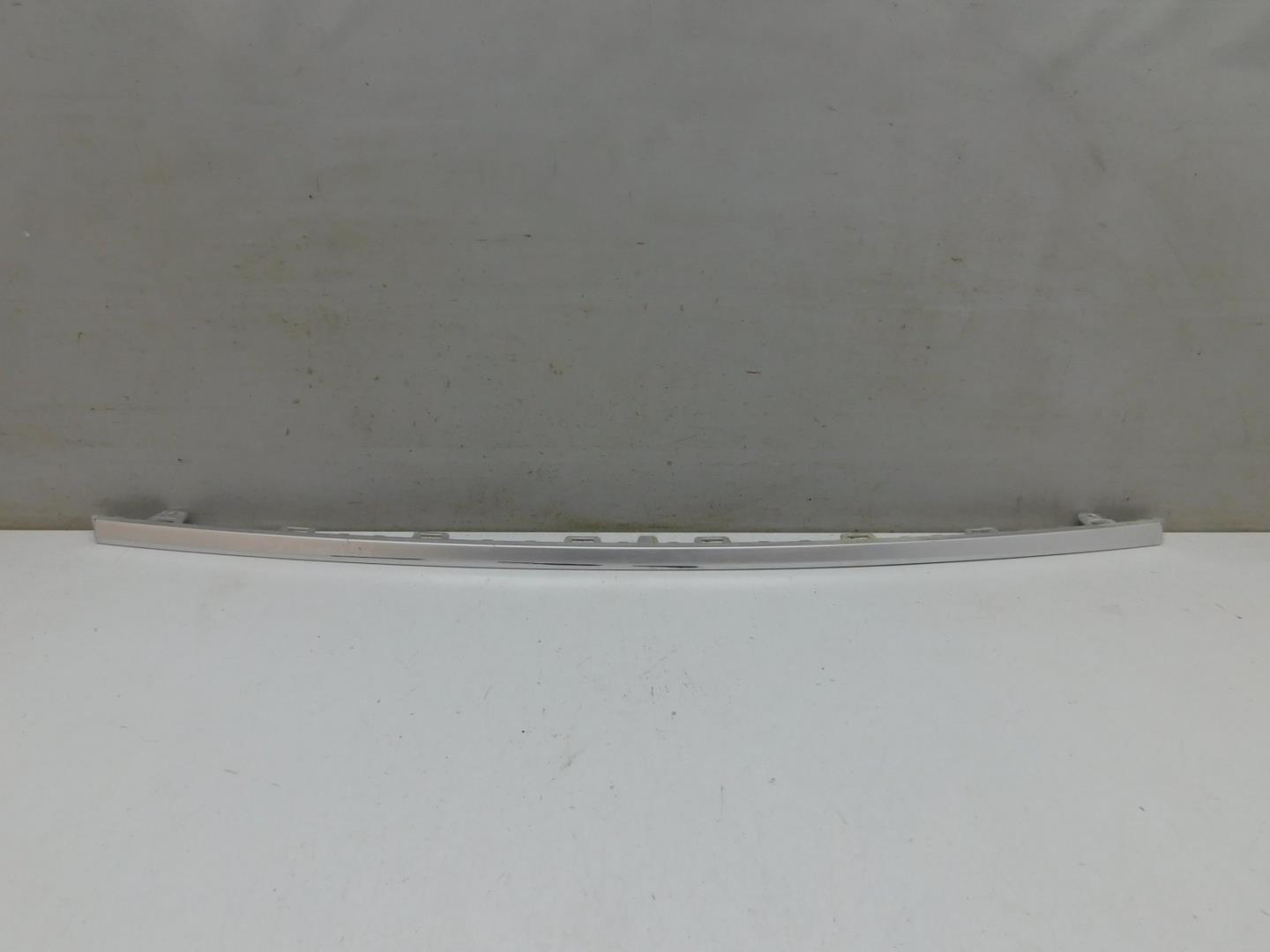 Молдинг заднего бампера