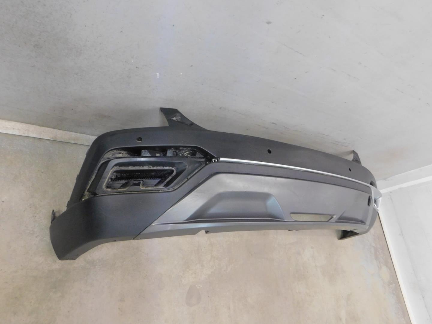 Бампер задний