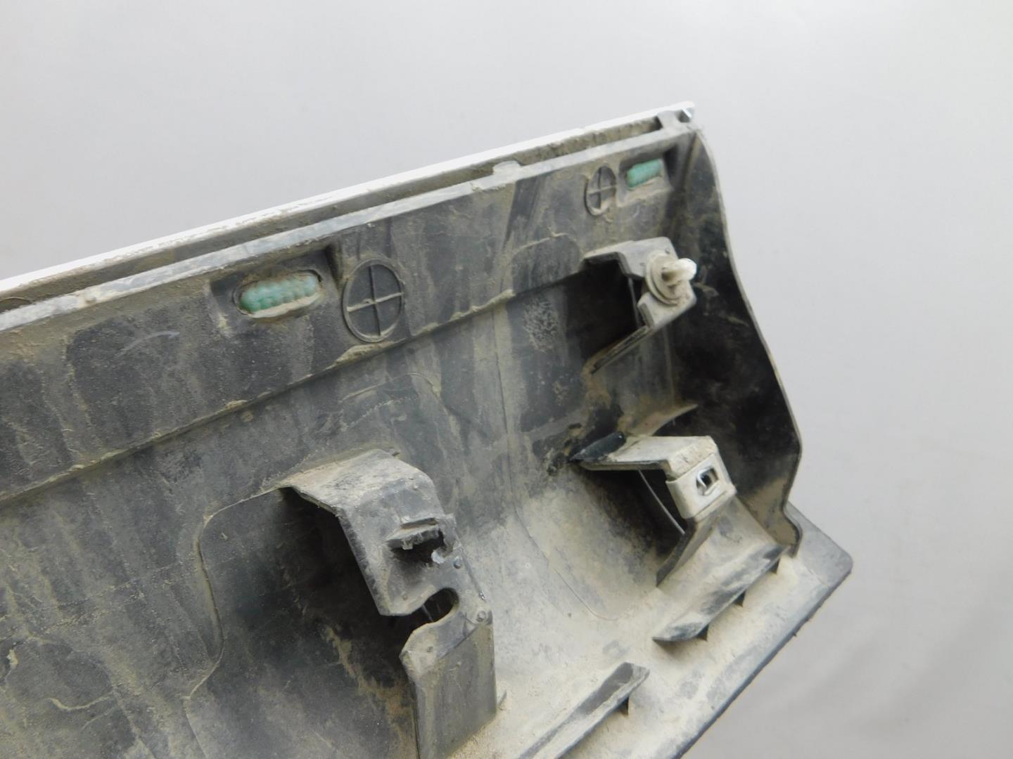 Накладка двери передней правой