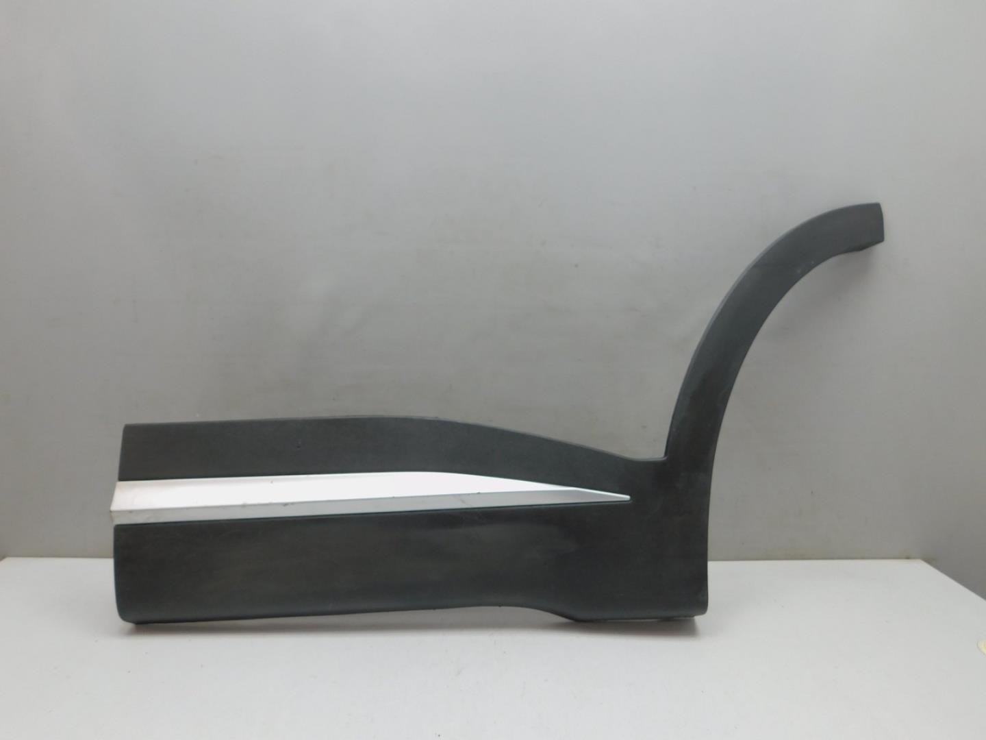 Накладка двери задней левой