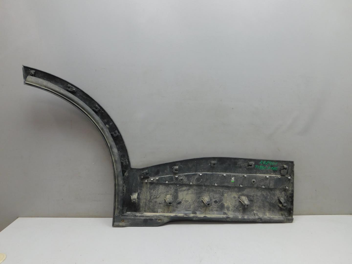 Накладка двери задней левой