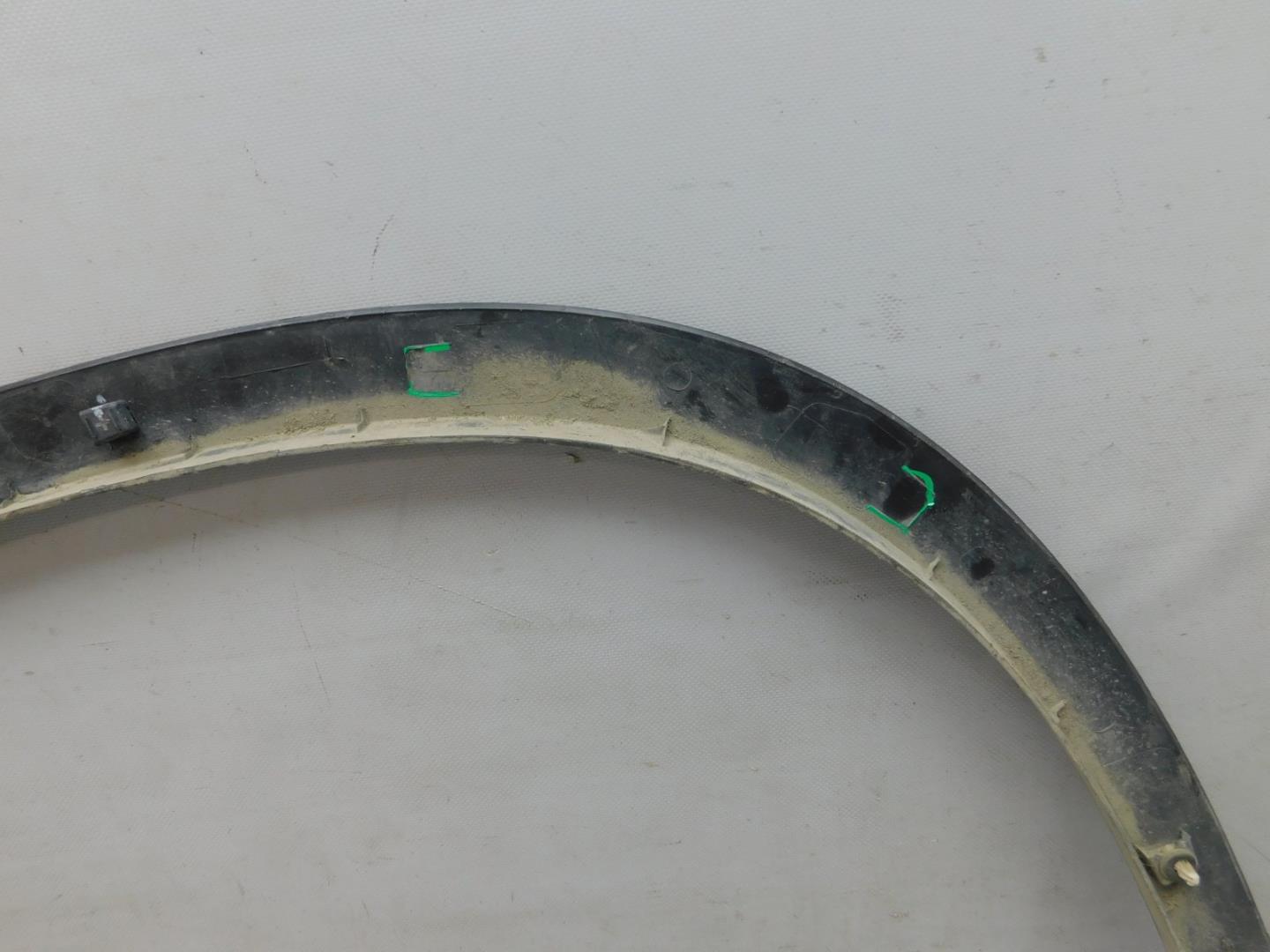 Накладка переднего крыла правого