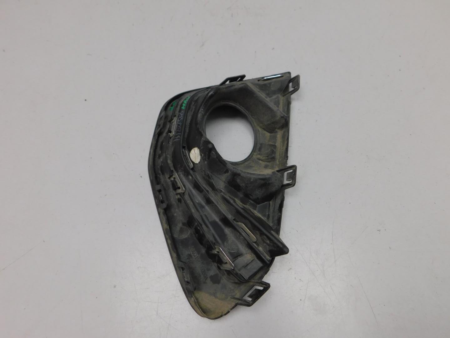 Решетка в бампер правая