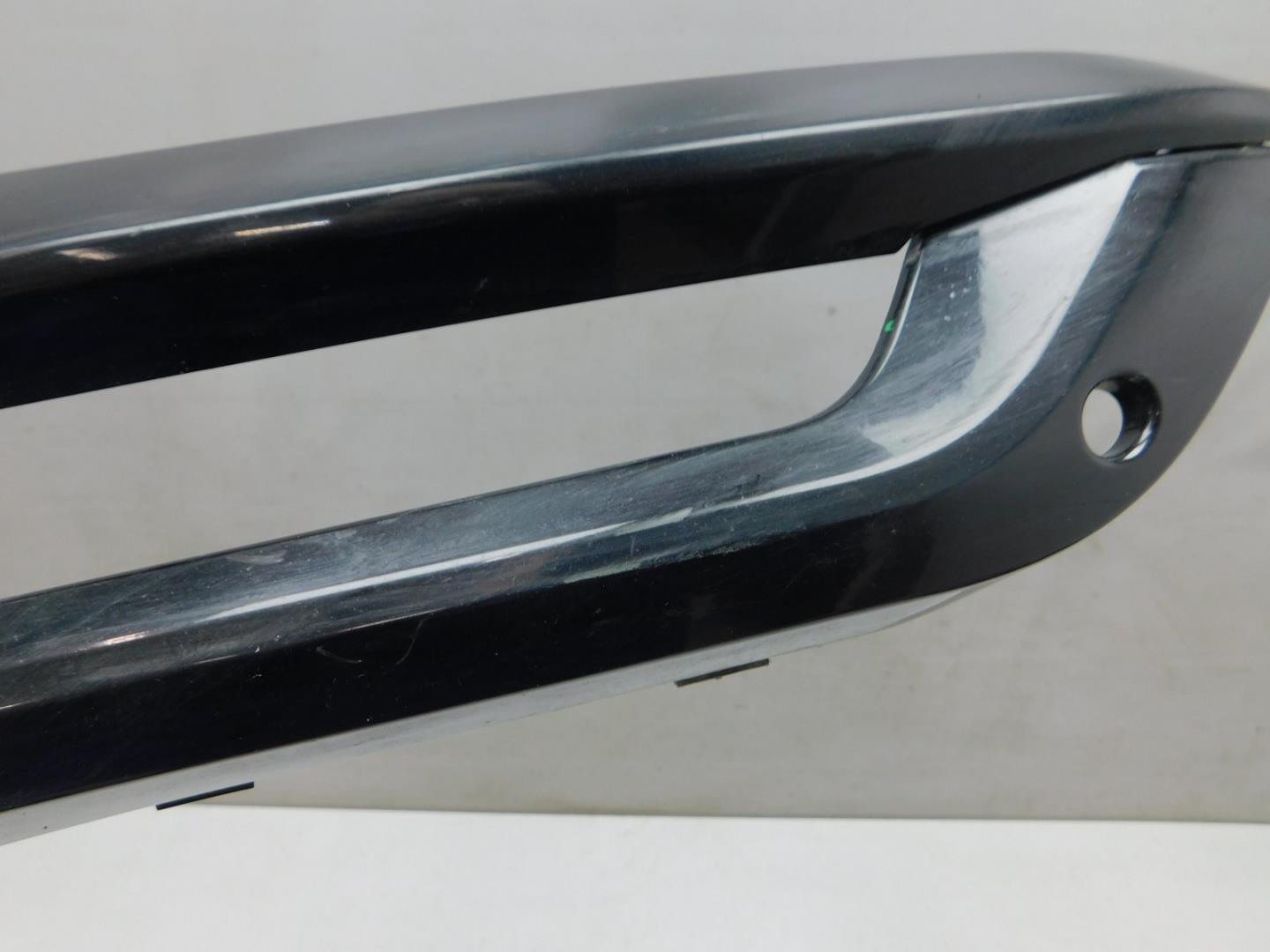 Накладка переднего бампера