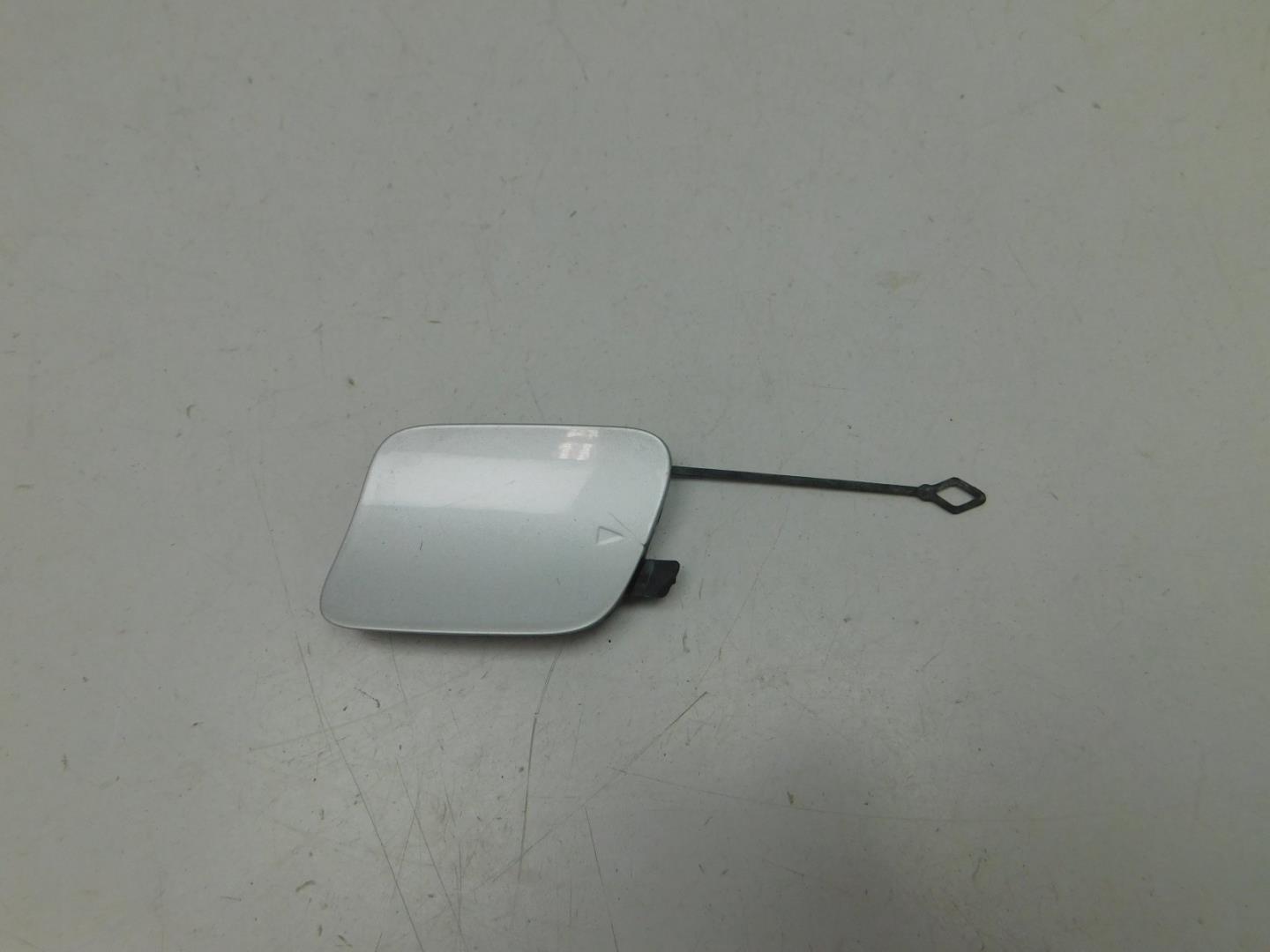 Заглушка буксировочного крюка