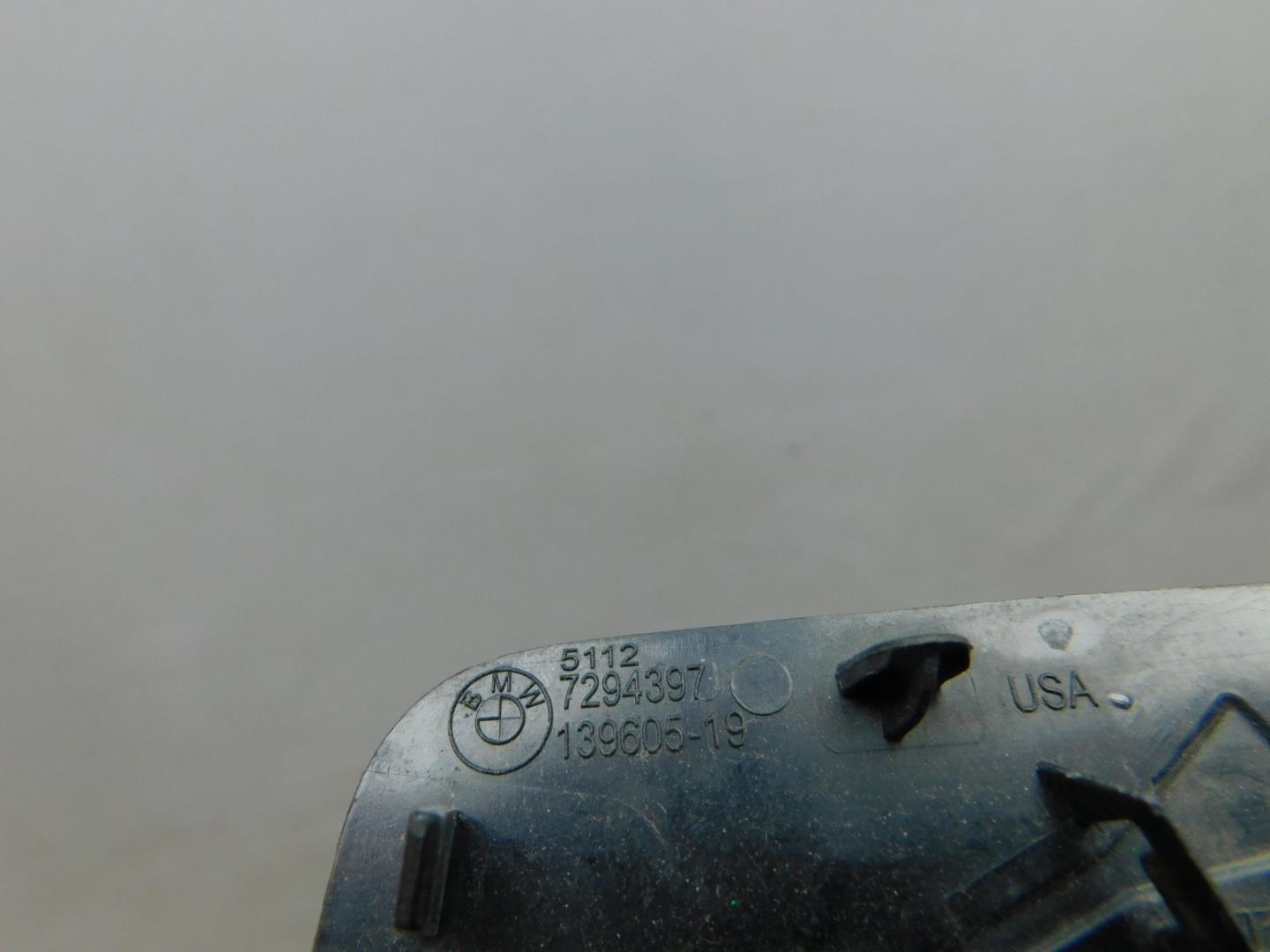 Заглушка буксировочного крюка