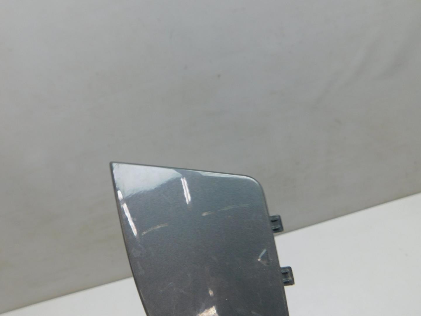 Заглушка буксировочного крюка