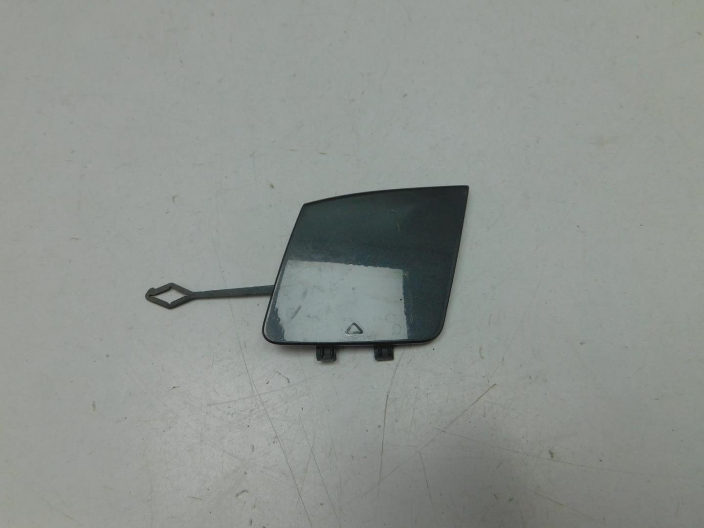 Заглушка буксировочного крюка