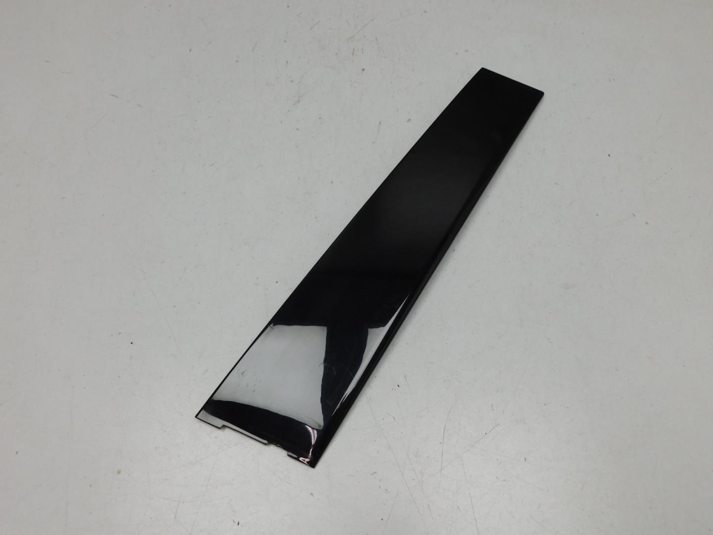 Накладка двери задней левой