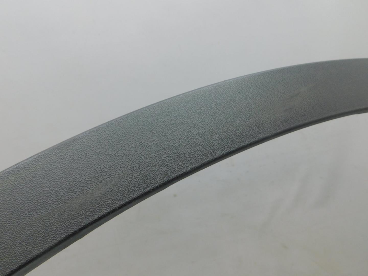 Накладка переднего крыла правого