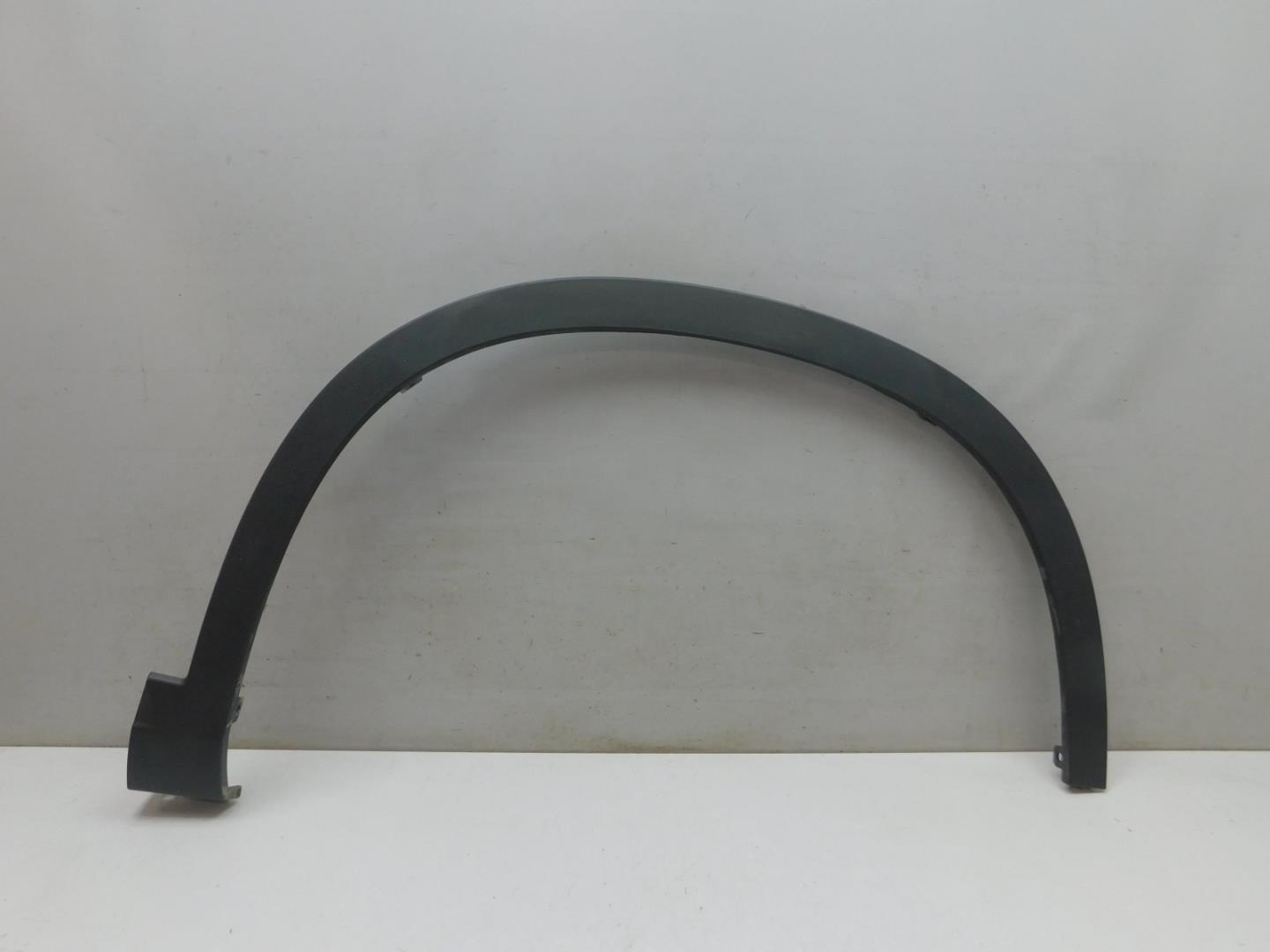 Накладка переднего крыла правого