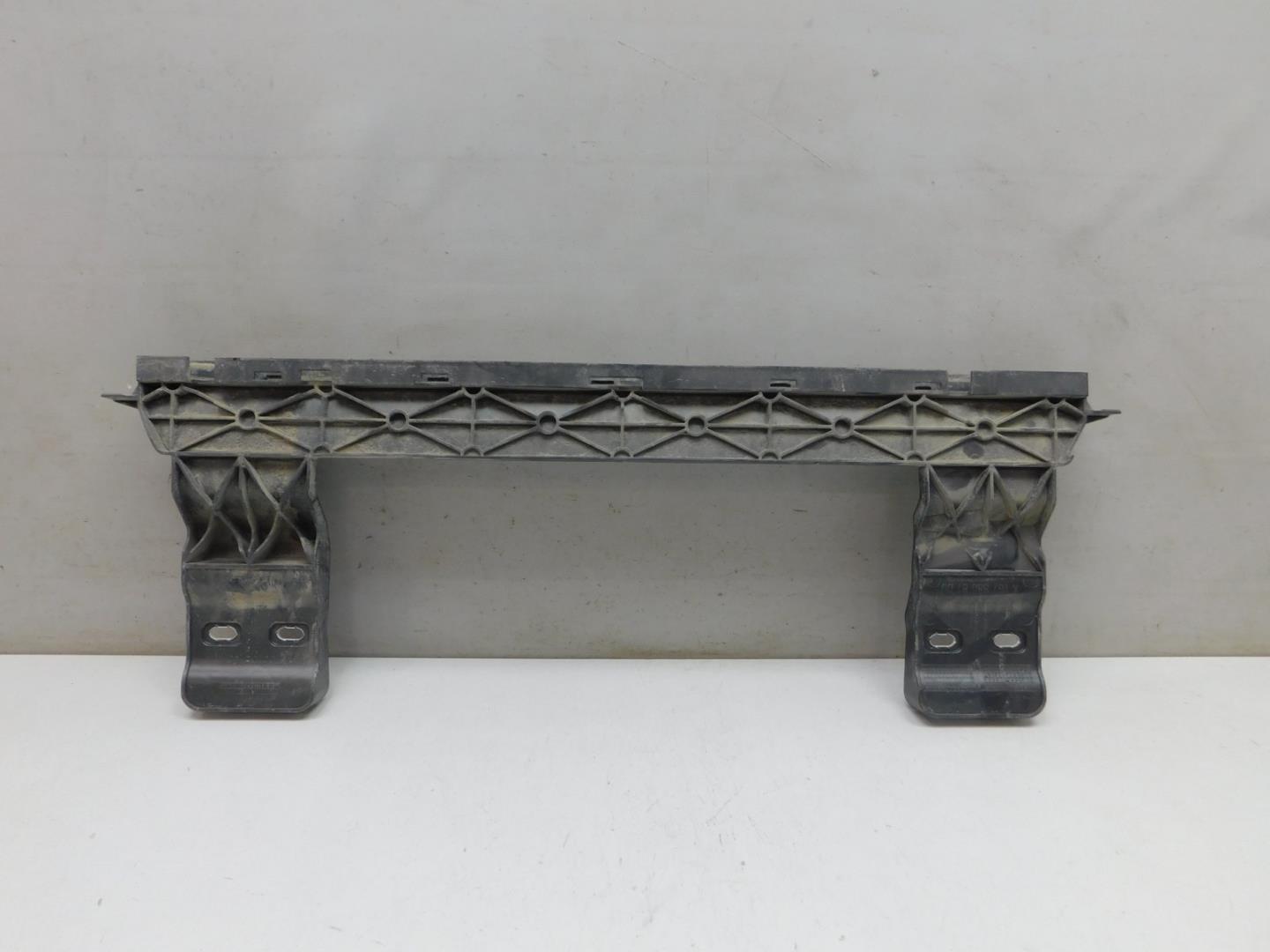 Кронштейн заднего бампера