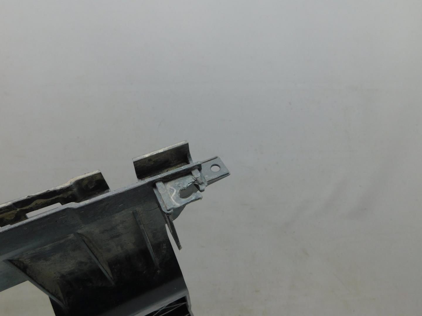 Кронштейн заднего бампера