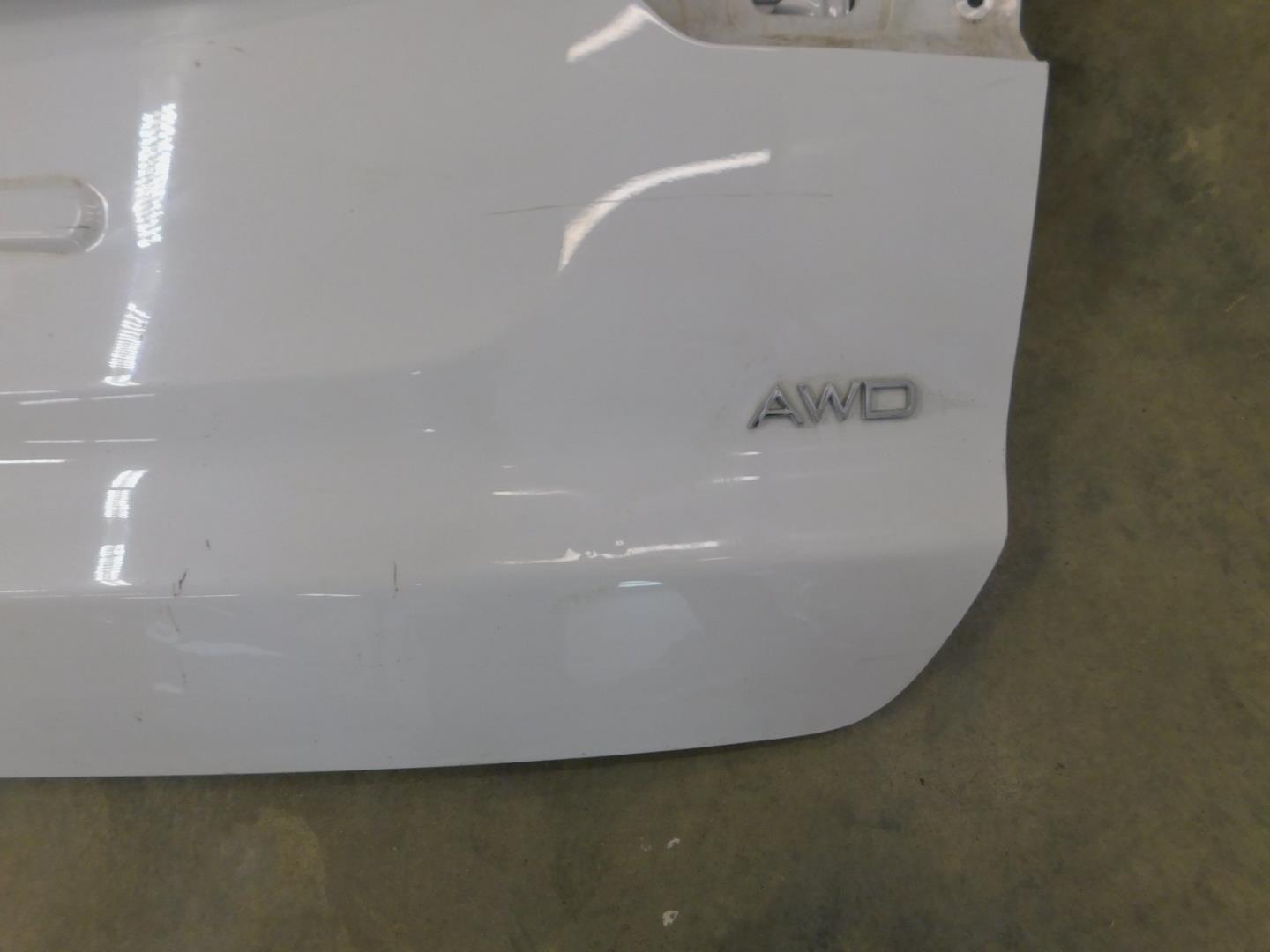 Дверь багажника