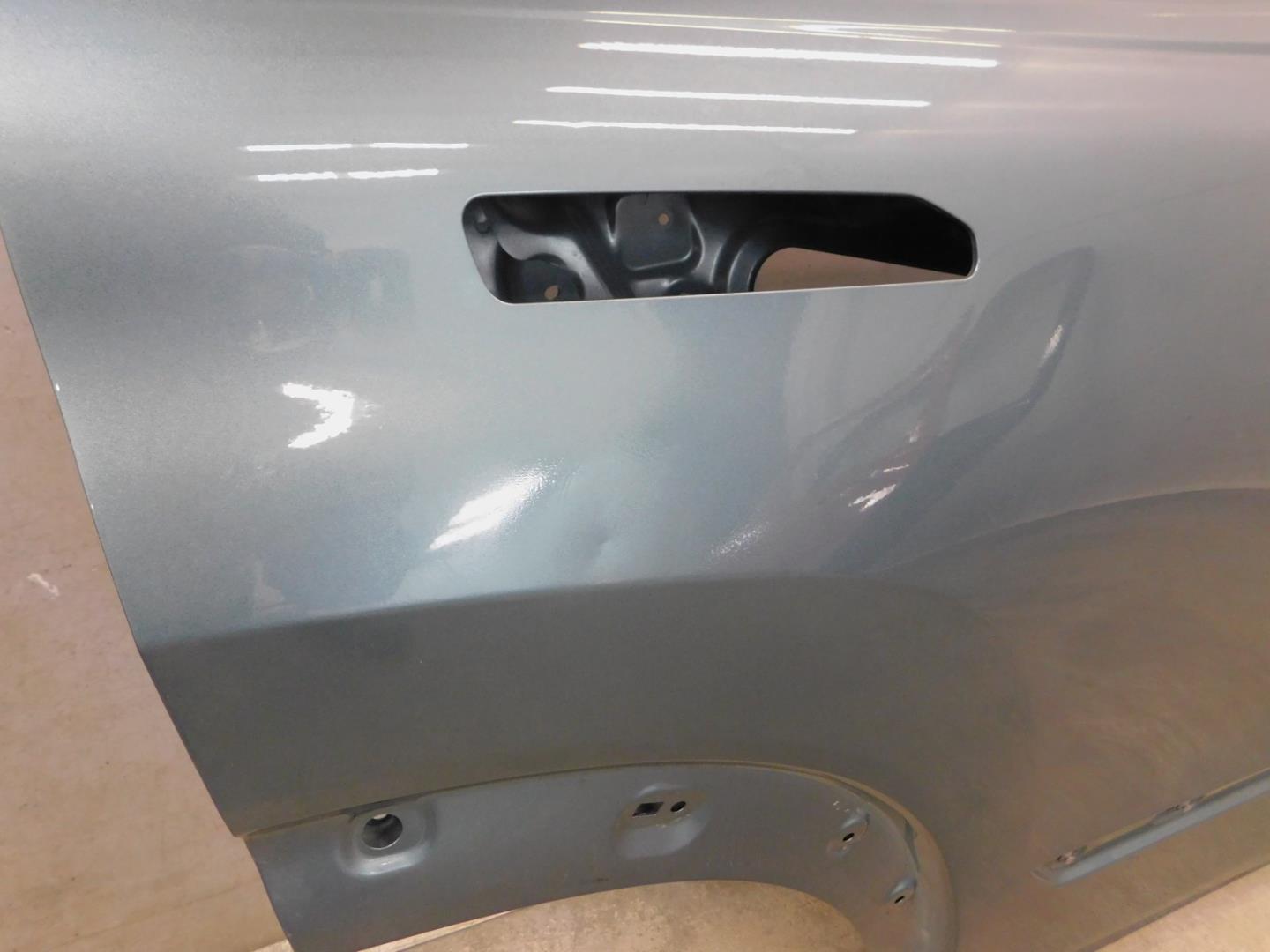 Дверь задняя правая