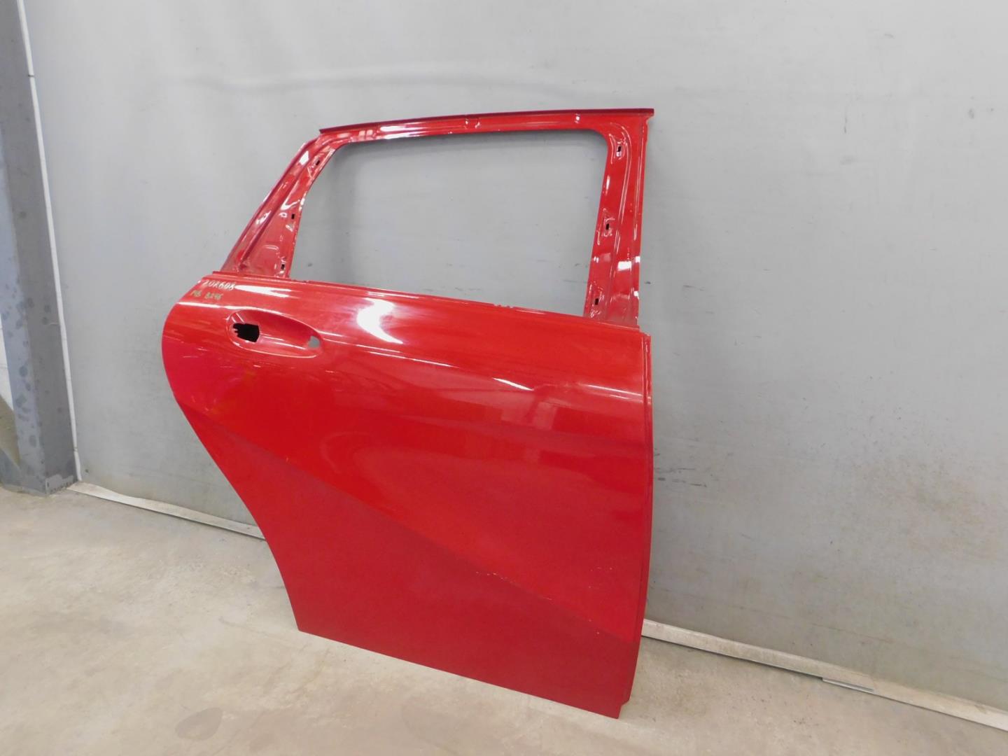 Дверь задняя правая