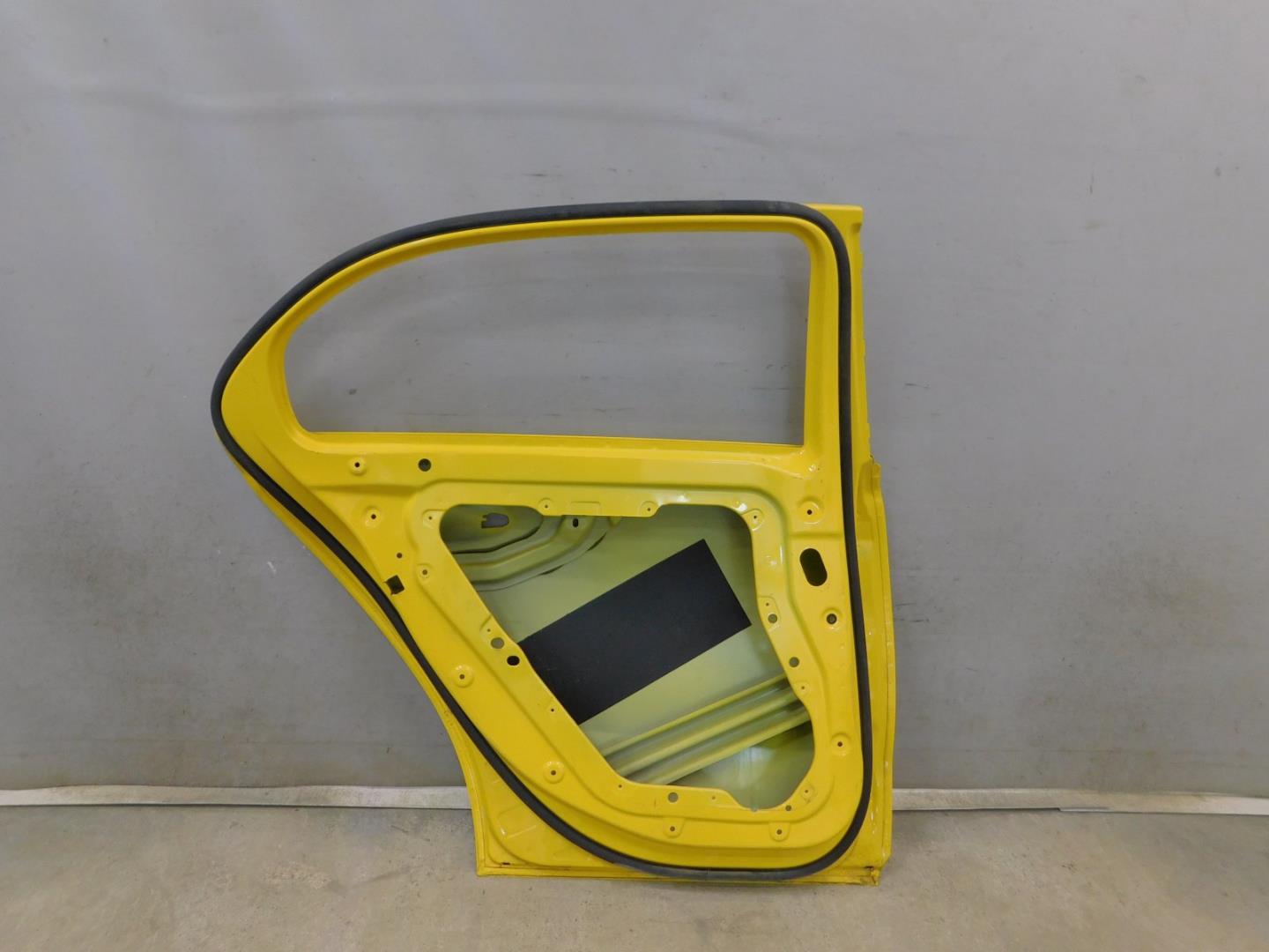 Дверь задняя левая