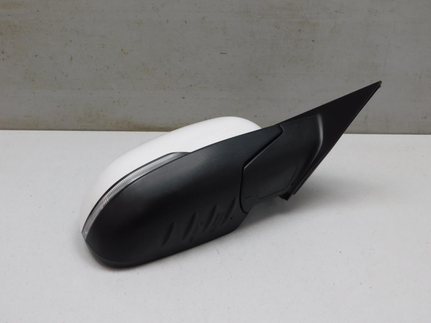 Зеркало правое электрическое