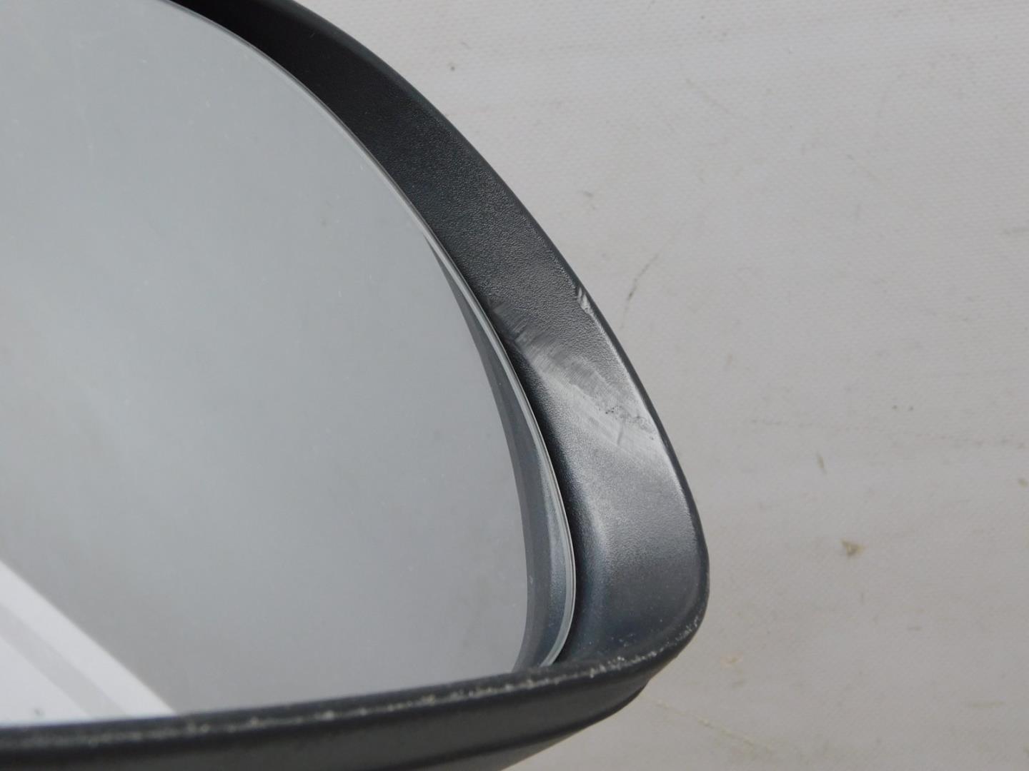 Зеркало правое электрическое