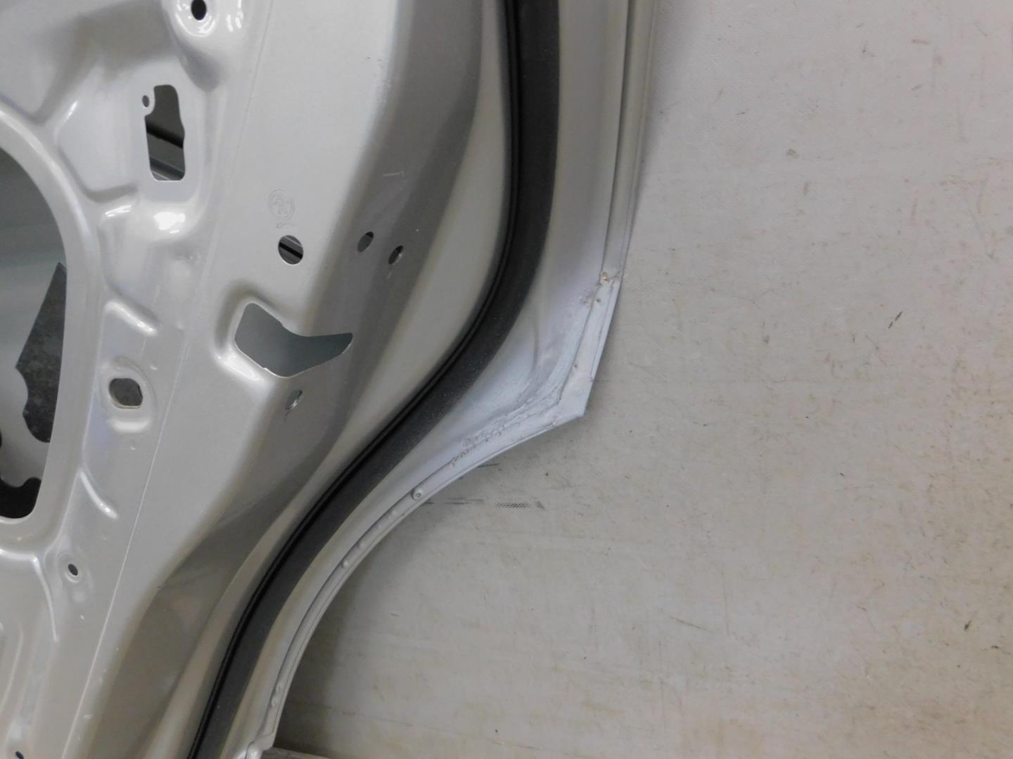 Дверь задняя правая