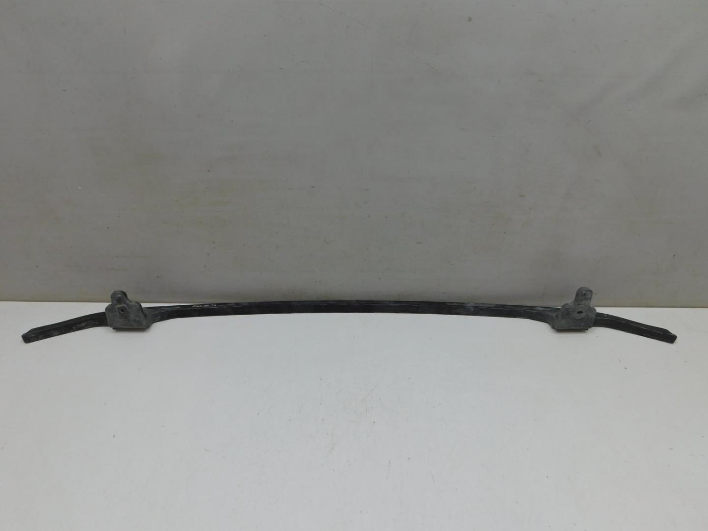 Усилитель переднего бампера