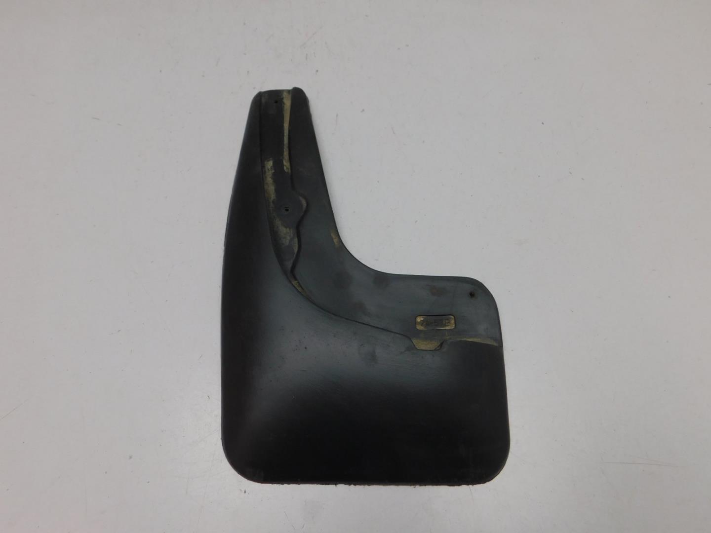 Брызговик задний левый