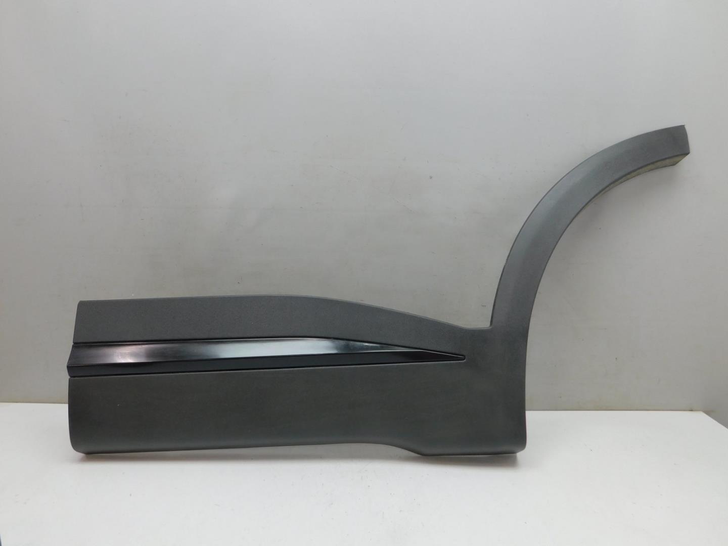 Накладка двери задней левой