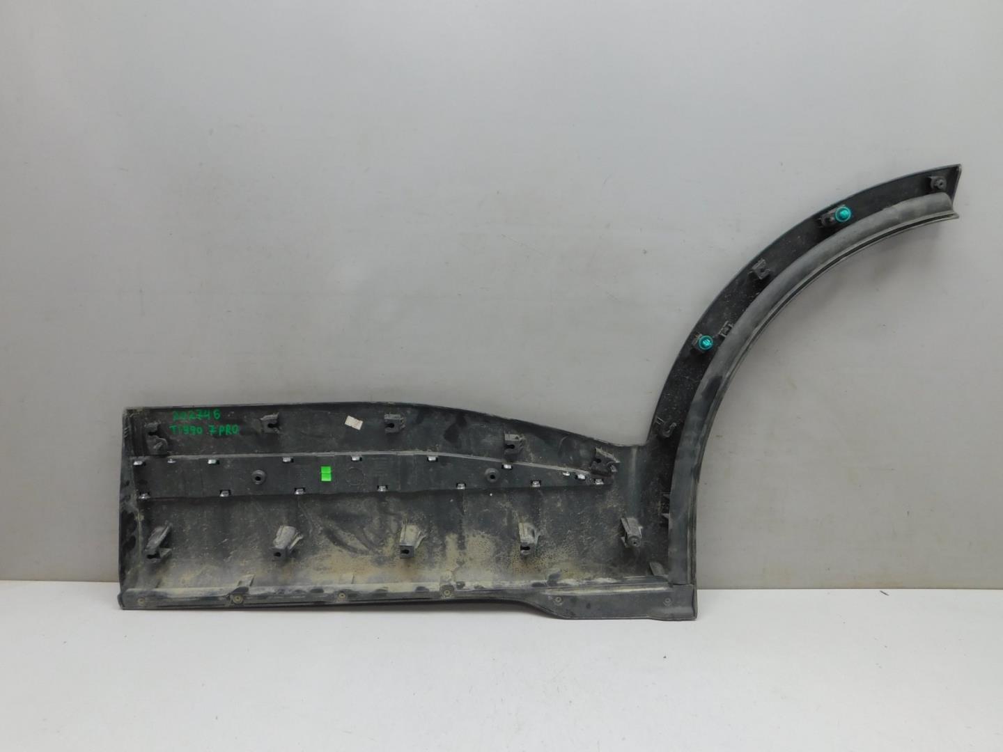 Накладка двери задней правой