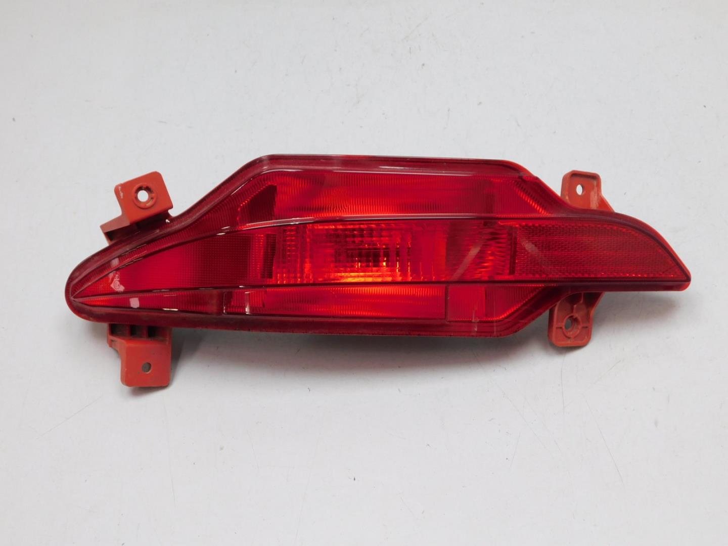 Фонарь задний в бампер левый