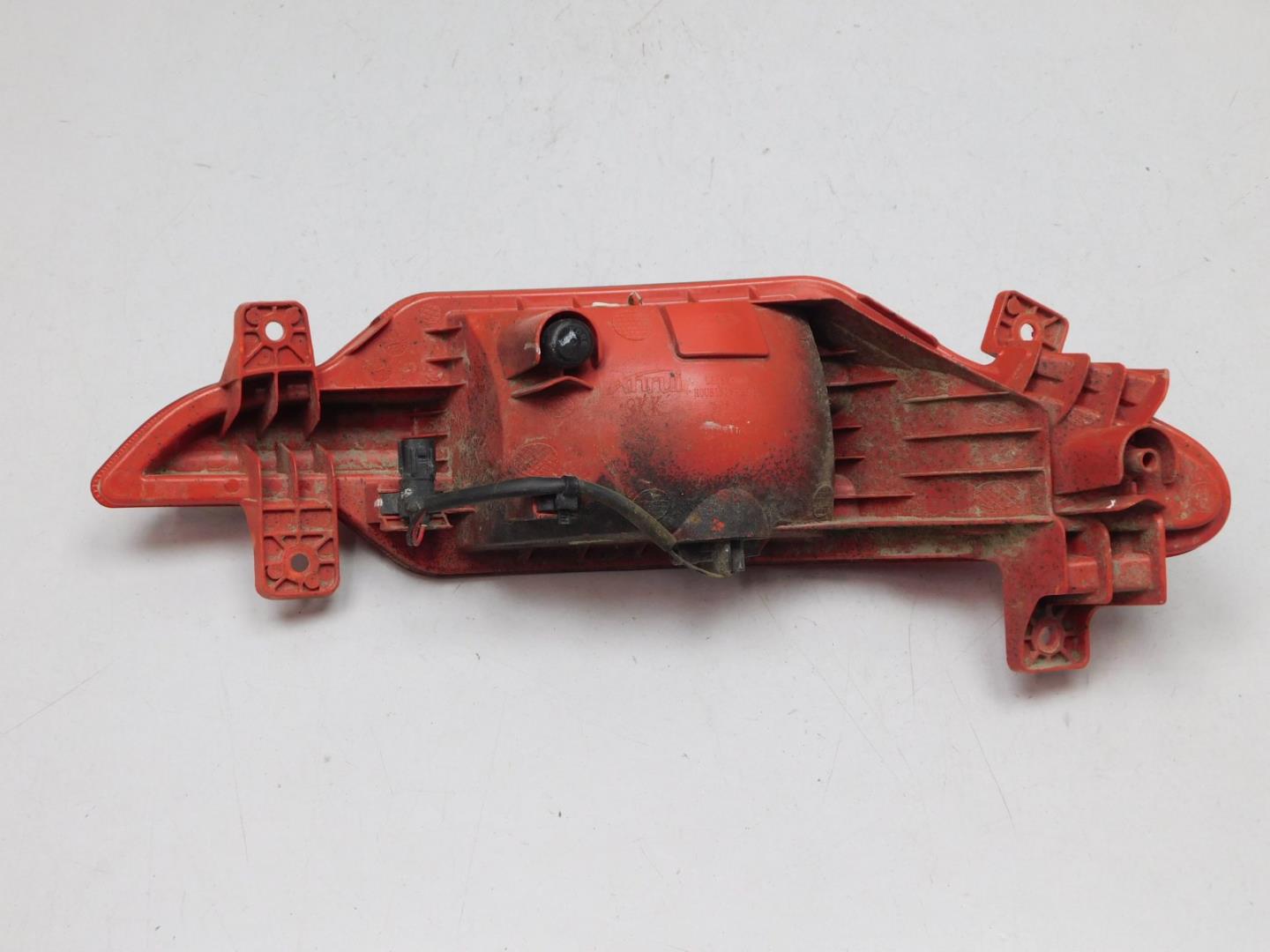 Фонарь задний в бампер левый