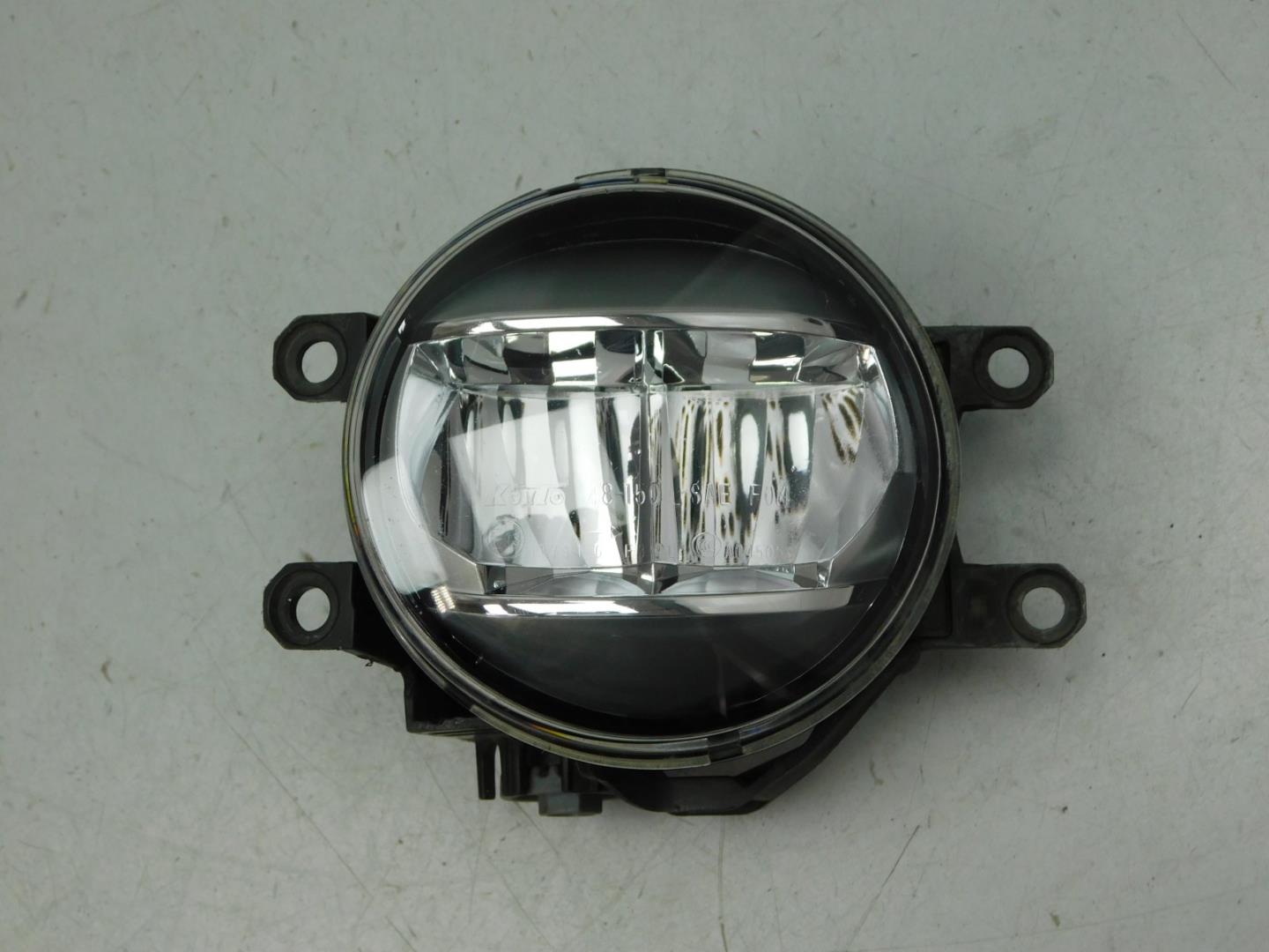 Фара противотуманная левая