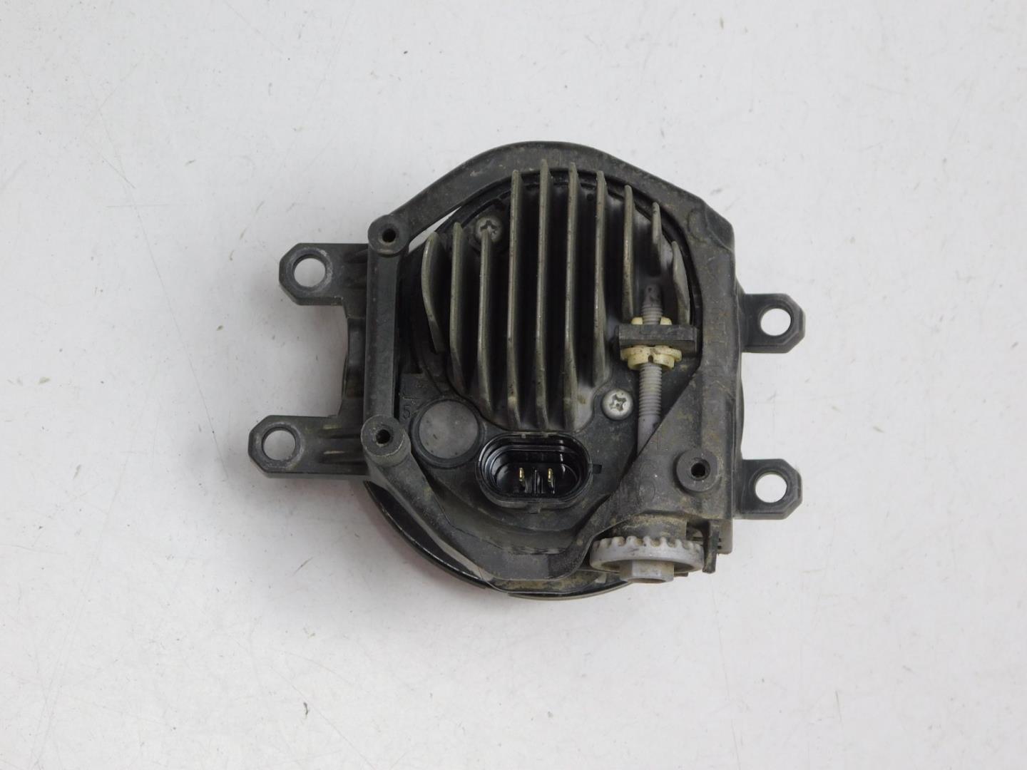 Фара противотуманная левая