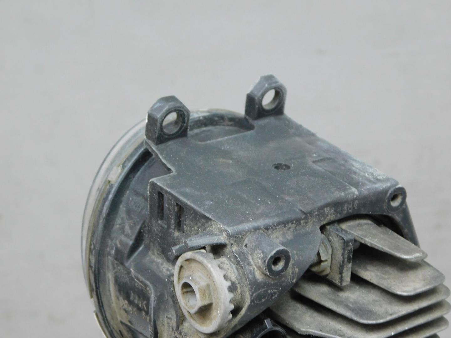 Фара противотуманная правая