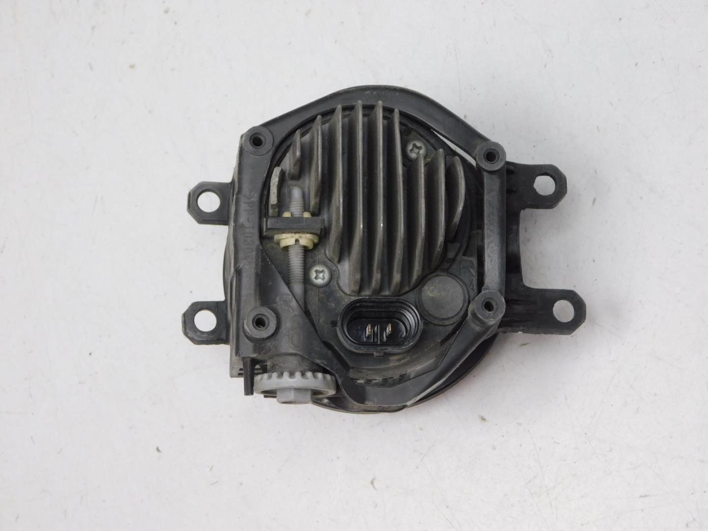 Фара противотуманная правая