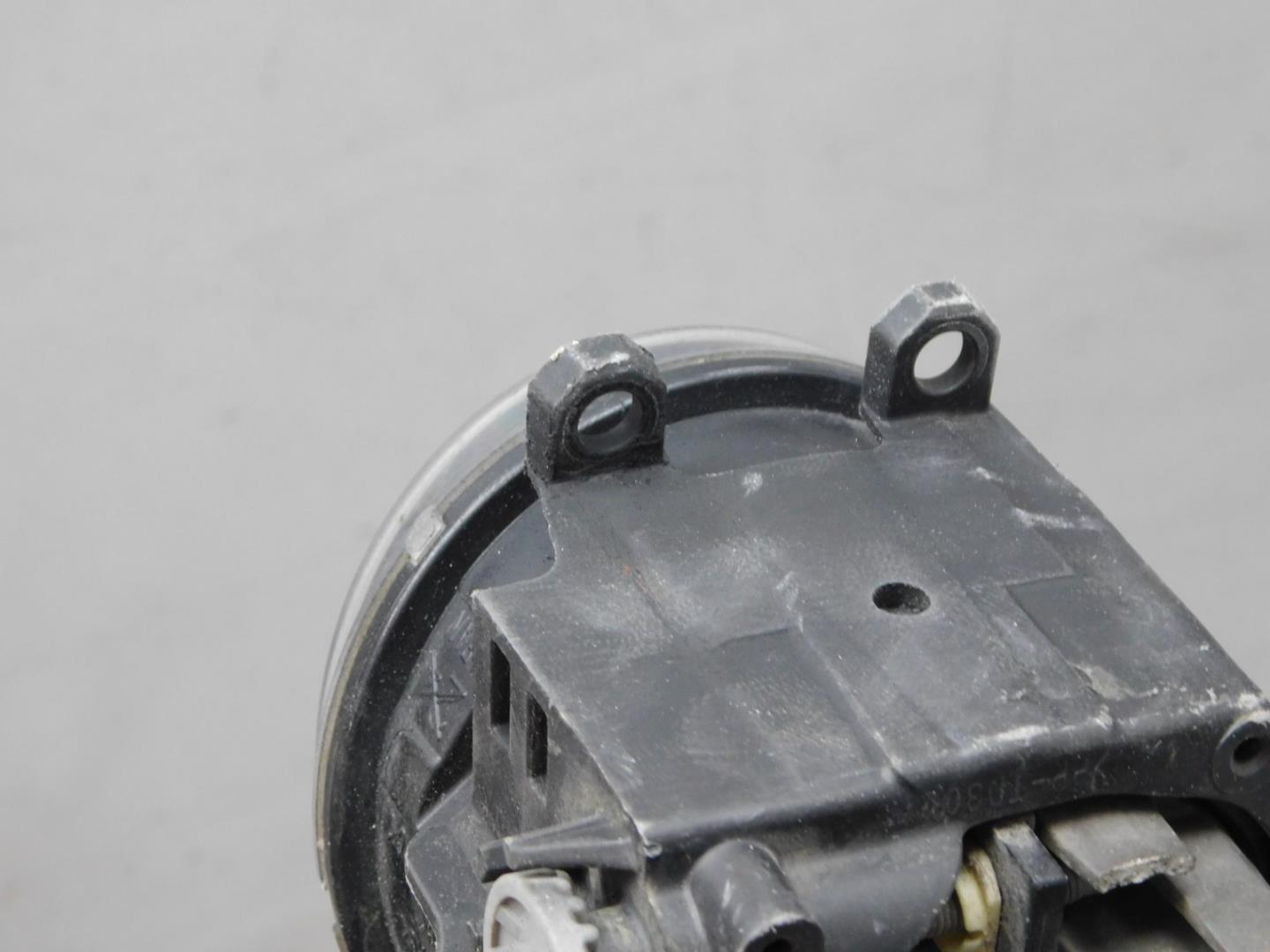 Фара противотуманная правая