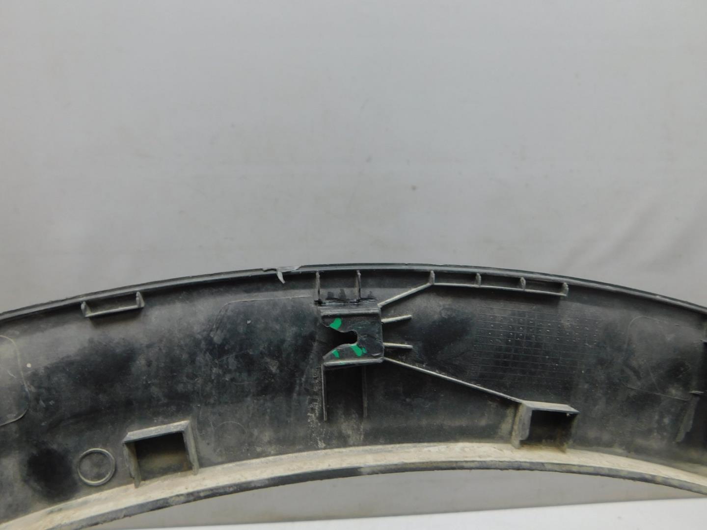 Накладка заднего крыла правого