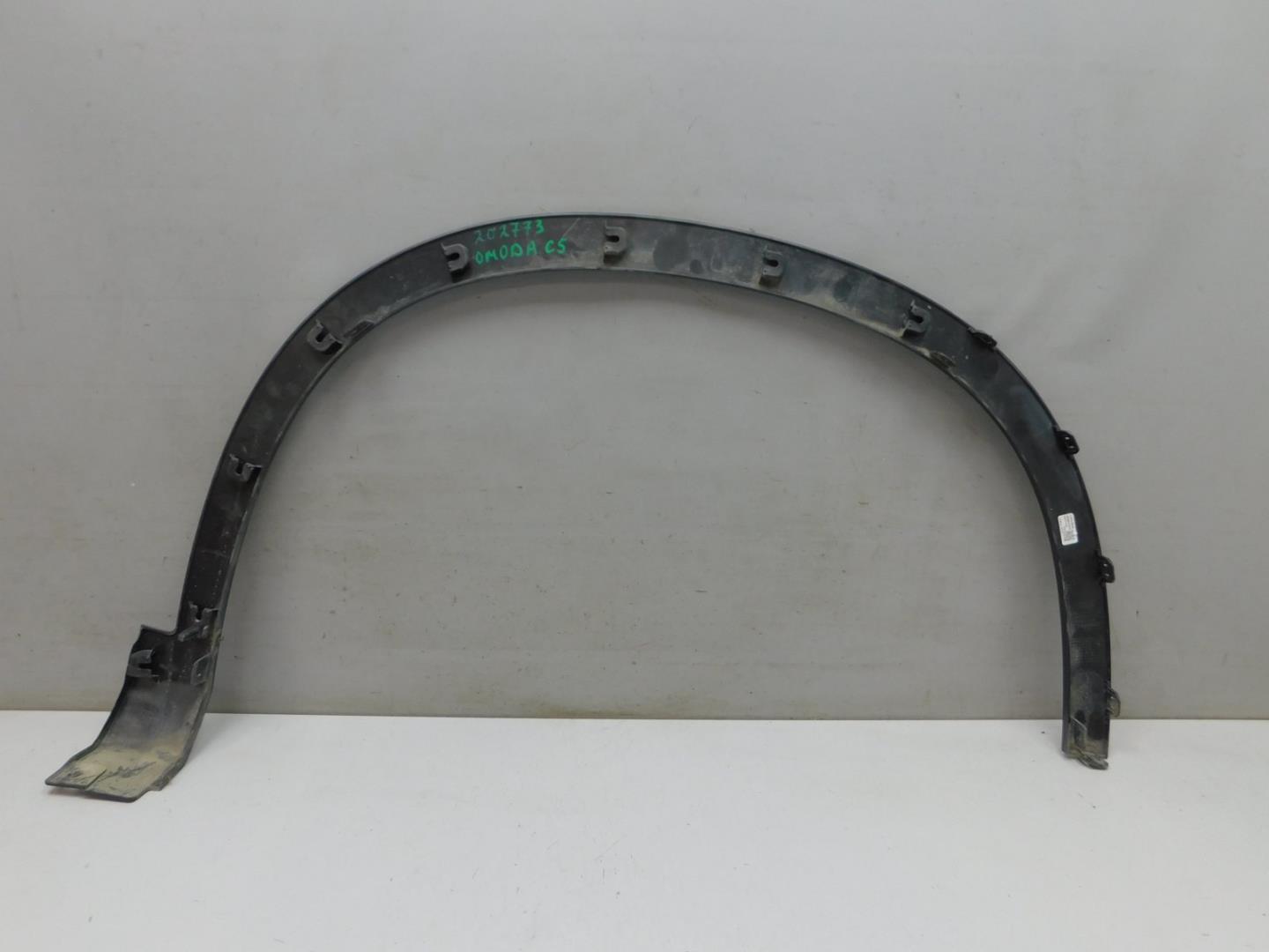 Накладка переднего крыла левого