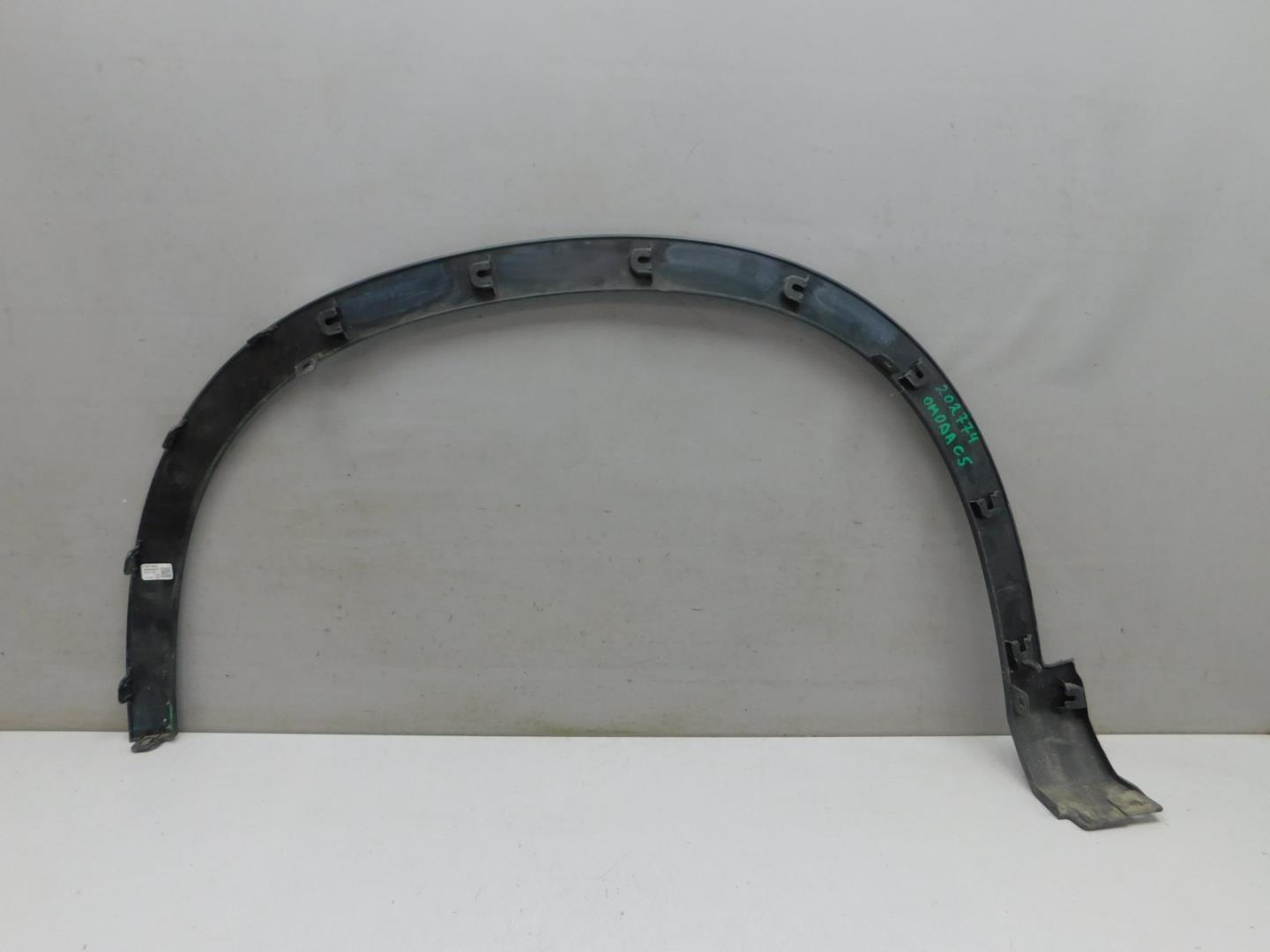 Накладка переднего крыла правого