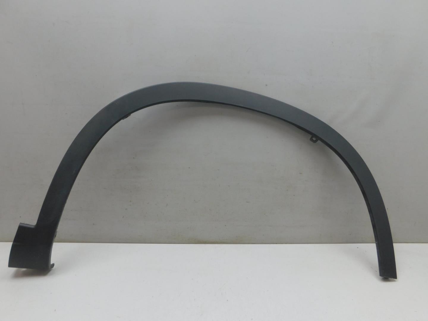 Накладка переднего крыла правого