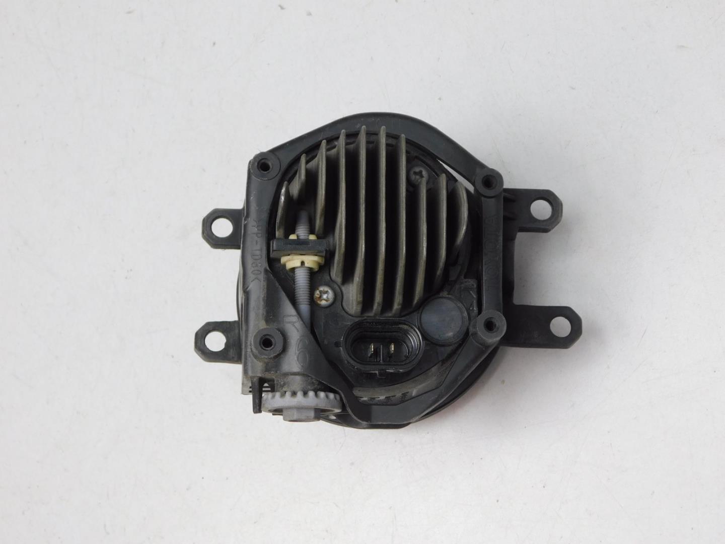 Фара противотуманная правая