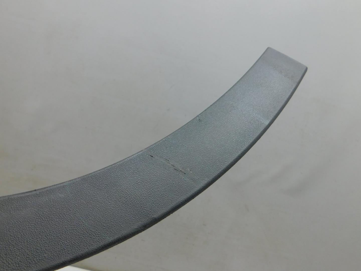 Накладка заднего крыла правого