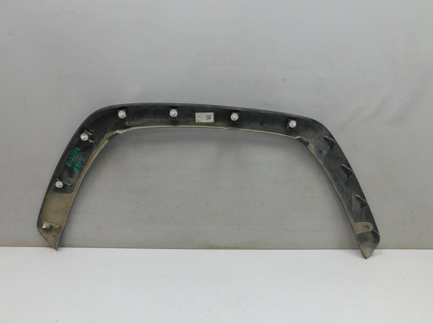 Накладка переднего крыла левого