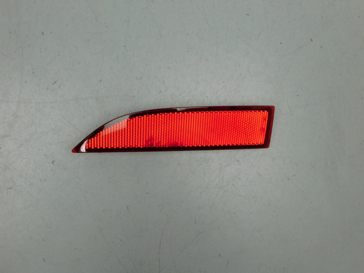 Фонарь задний в бампер левый