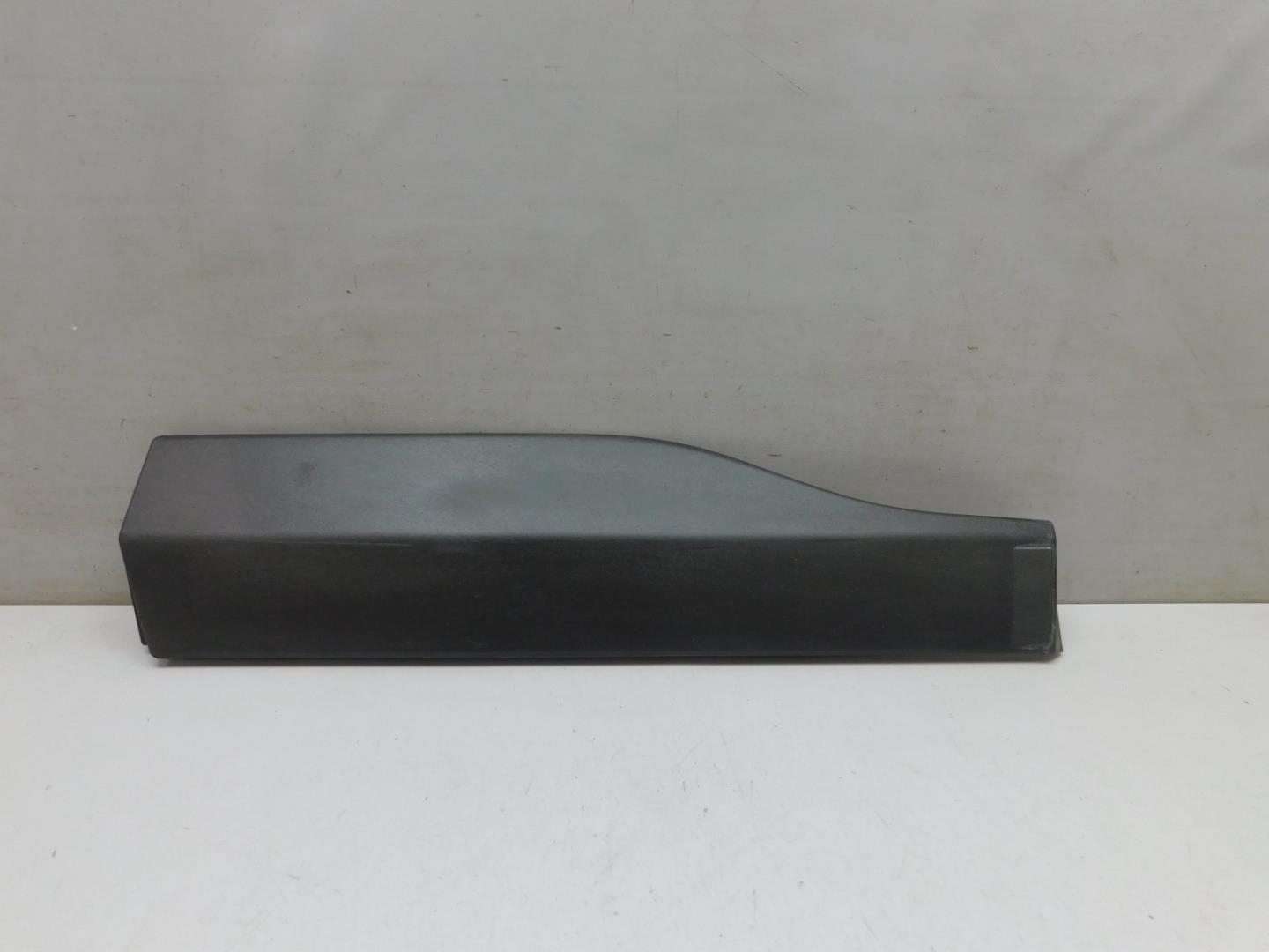 Накладка двери задней левой